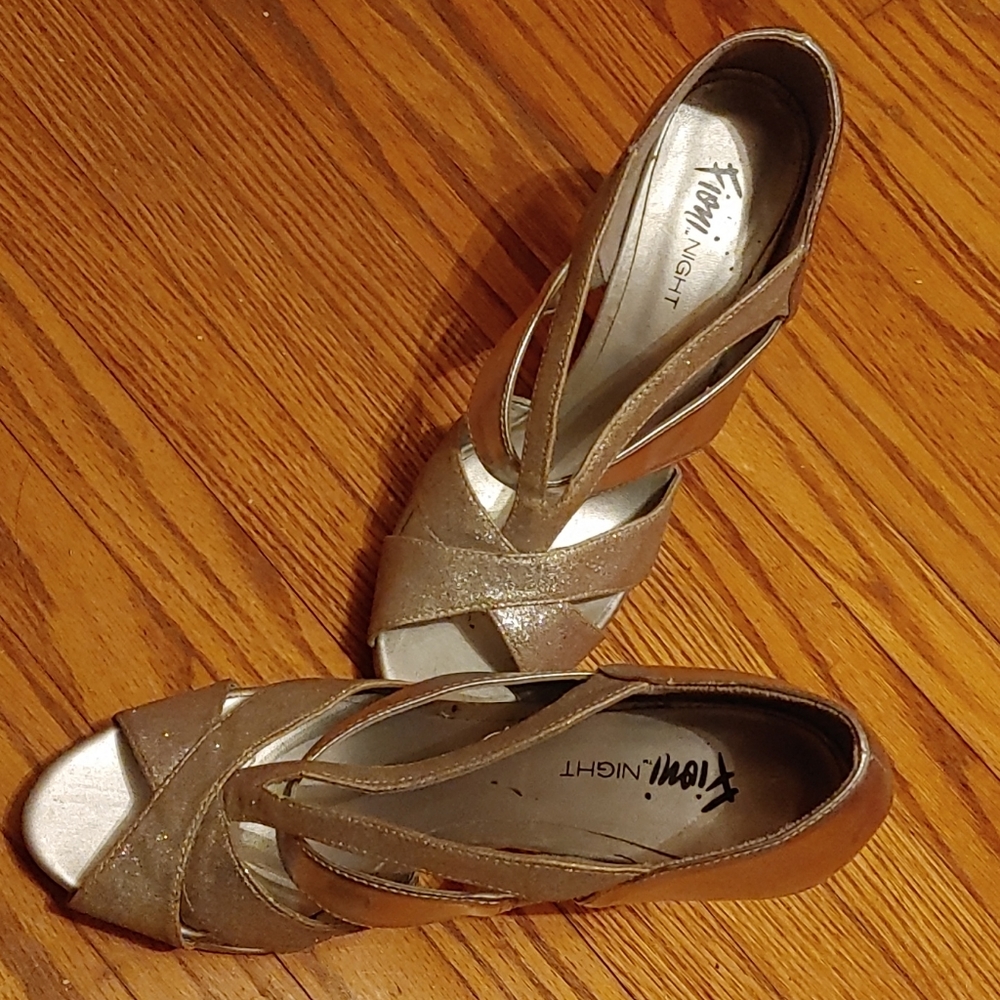 High heels - Picture 1 of 4